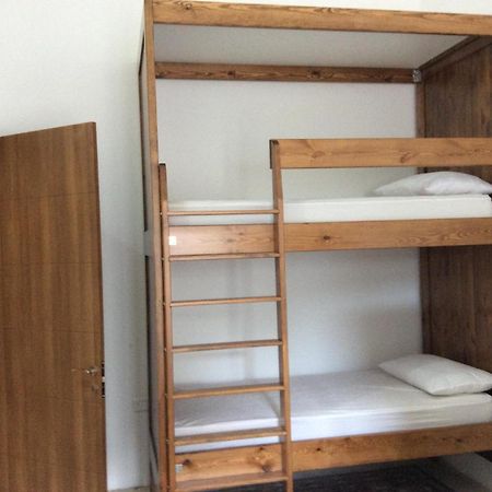 ויקטוריה Butts Inn Dorm מראה חיצוני תמונה